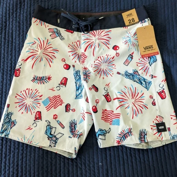 Vans Men 28 Waist NWT Era Boardshort American Fourth of July 042025 - Picture 1 of 9
